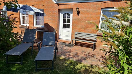Ferienhof Akkens, FeWo Greete, mit eigener Haustüre und Terrasse